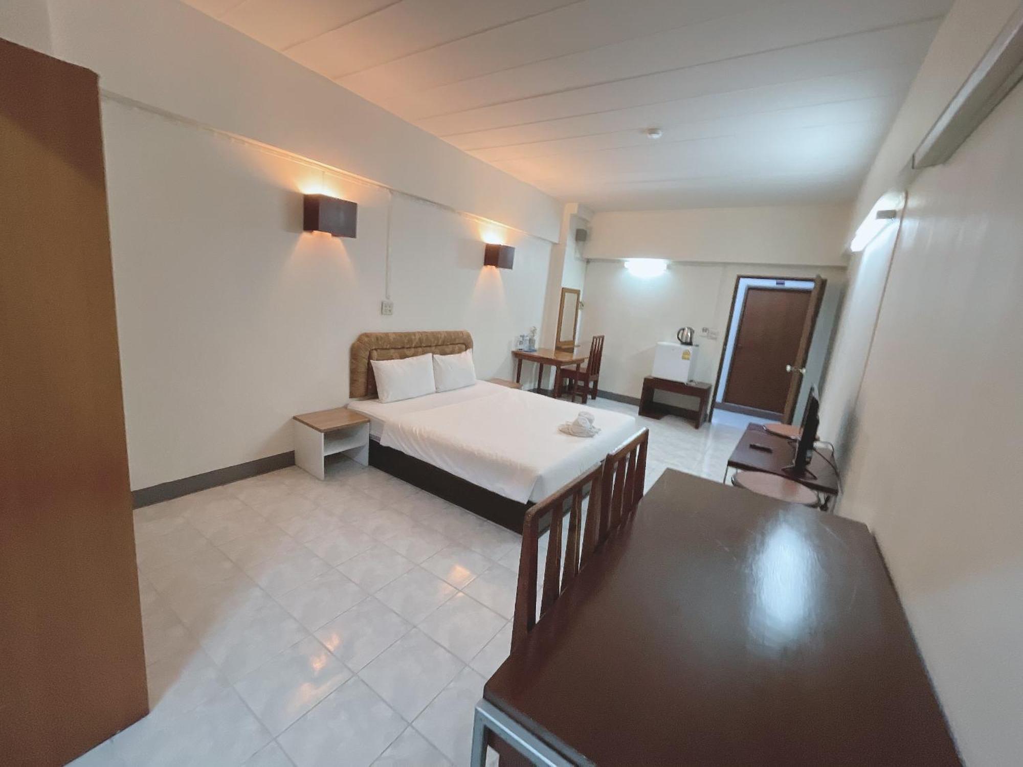 โรงแรมวินบางนา Win Bangna Hotel Bangkok Buitenkant foto
