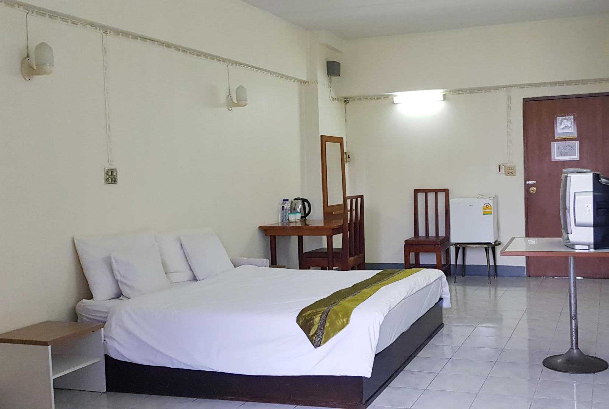 โรงแรมวินบางนา Win Bangna Hotel Bangkok Kamer foto